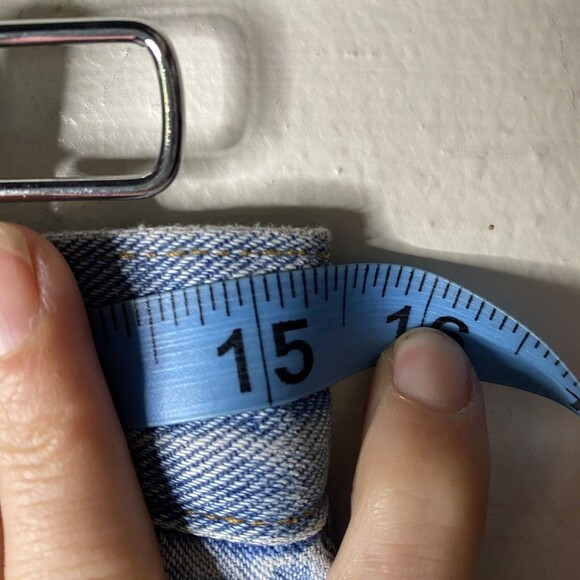 Forever 21 Distressed Hi Rise buttonfly Jean Shorts Size 27 cuffed - Picture 9 of 11